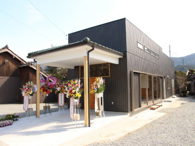“Cafe Haku＆Shop”オープンの様子