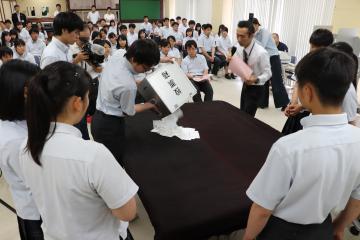 6月11日 神崎高等学校 選挙出前授業・投票体験の写真2