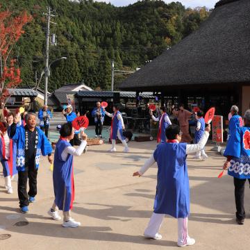 11月16日 道の駅「銀の馬車道・神河」収穫祭の写真