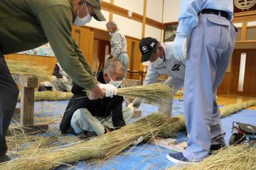 12月21日 山田区 大しめ縄 播磨国総社に奉納の写真2