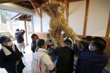 12月13日・27日 川上区 くまびきうち・大しめ縄奉納の写真3