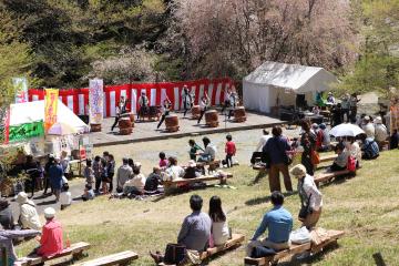 4月11日 かみかわ桜の山 桜華園『さくらまつり』の写真1