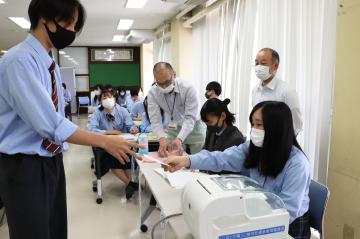 5月31日 神崎高等学校『選挙出前授業・投票体験』の写真2