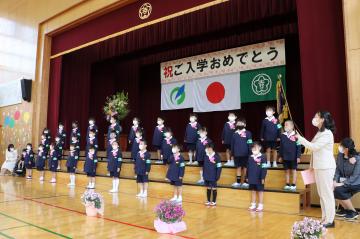 4月8日 寺前小学校入学式の写真1