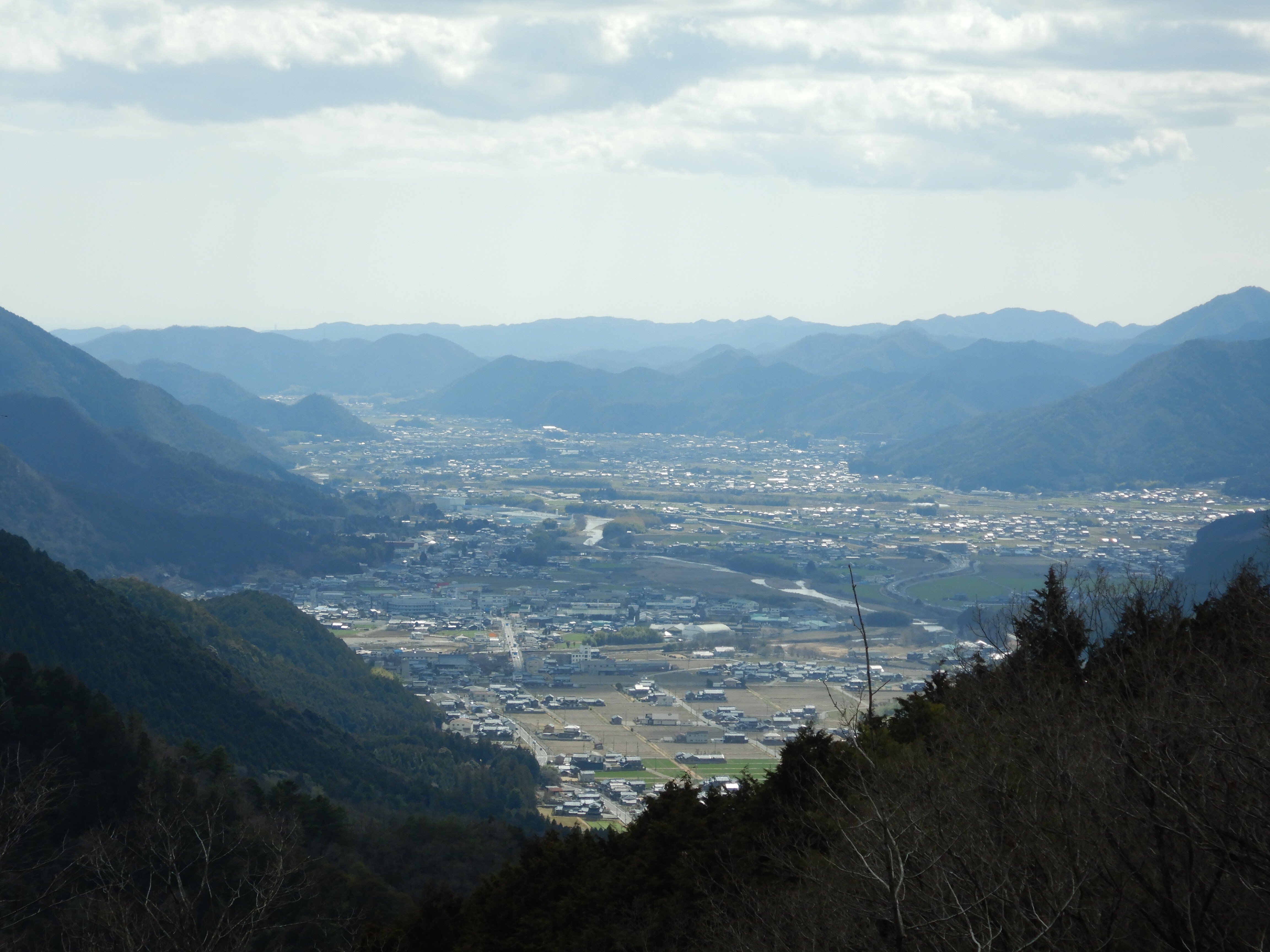 山頂から南方を見た写真