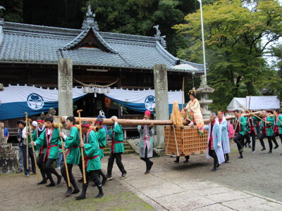 吉神社例大祭の様子