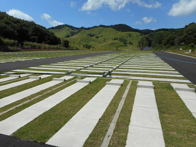 整備後の砥峰高原駐車場の写真