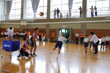 6月10日 神崎小学校 バレーボール人権教室の写真3