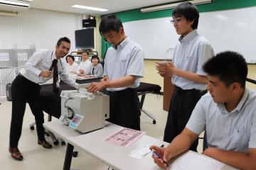 6月11日 神崎高等学校 選挙出前授業・投票体験の写真4