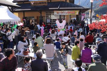 11月23日 カーミンの収穫祭の写真