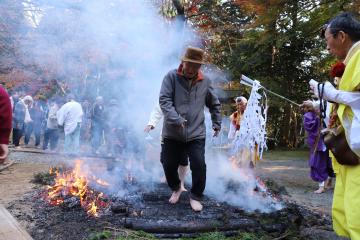 12月1日 法楽寺 柴燈大護摩供養・火渡りの写真3