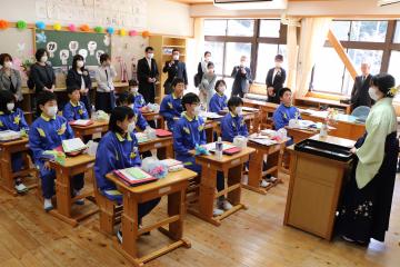 3月23日 越知谷小学校 卒業式、越知谷小学校・越知谷幼稚園 ミニ閉校式・閉園式の写真9