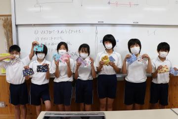 6月18日 神崎小学校 マスクカバー作りの写真4