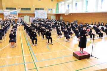 3月10日 神河中学校 卒業証書授与式の写真1