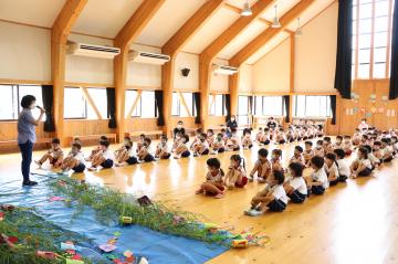 7月13日 神崎小学校1年生と神崎幼稚園年長児の交流学習の写真3