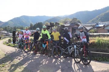 10月30日 日本遺産「銀の馬車道・鉱石の道」サイクルトレインの写真1