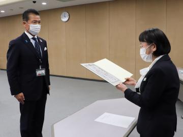 11月22日 神河町長選挙当選証書附与式の写真