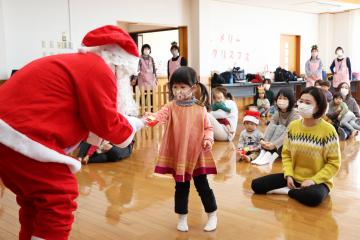 12月9日 2・3歳親子活動 クリスマス会の写真1