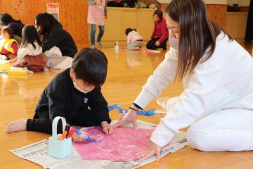 1月13日 3歳親子活動 たこあげの写真2