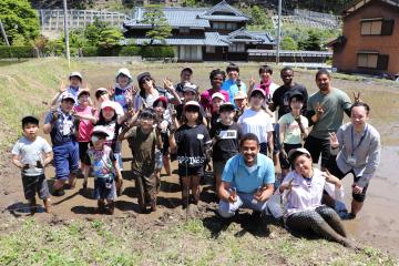 5月9日 長谷小学校 田植え体験の写真4