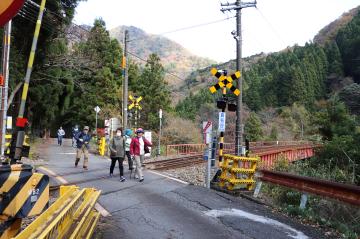 11月23日 長谷駅を私たちで守ろう 紅葉ウォーキングの写真3