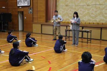 1月23日 大谷選手寄贈グローブお披露目の写真2