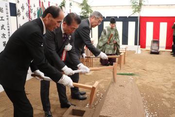 1月15日 仮称 神崎郡ごみ処理施設建設工事 起工式の写真1