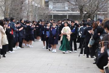 3月10日 神河中学校 卒業証書授与式の写真1