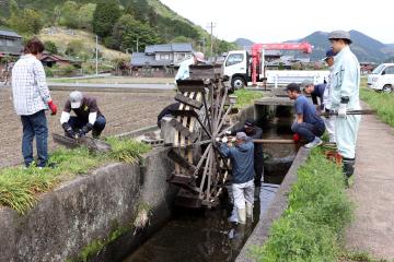 4月19日 新野の水車設置の写真3