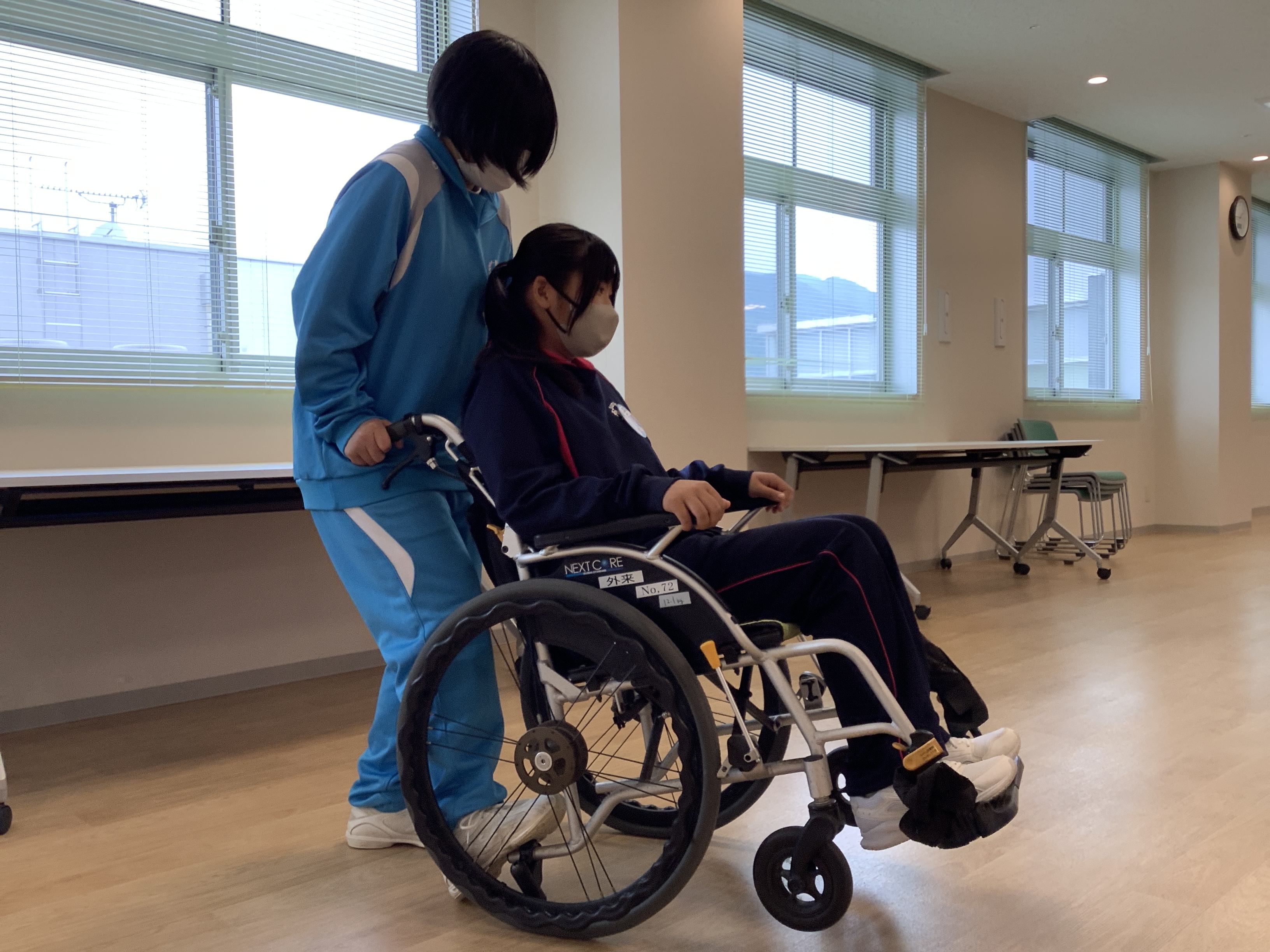 車椅子体験の写真