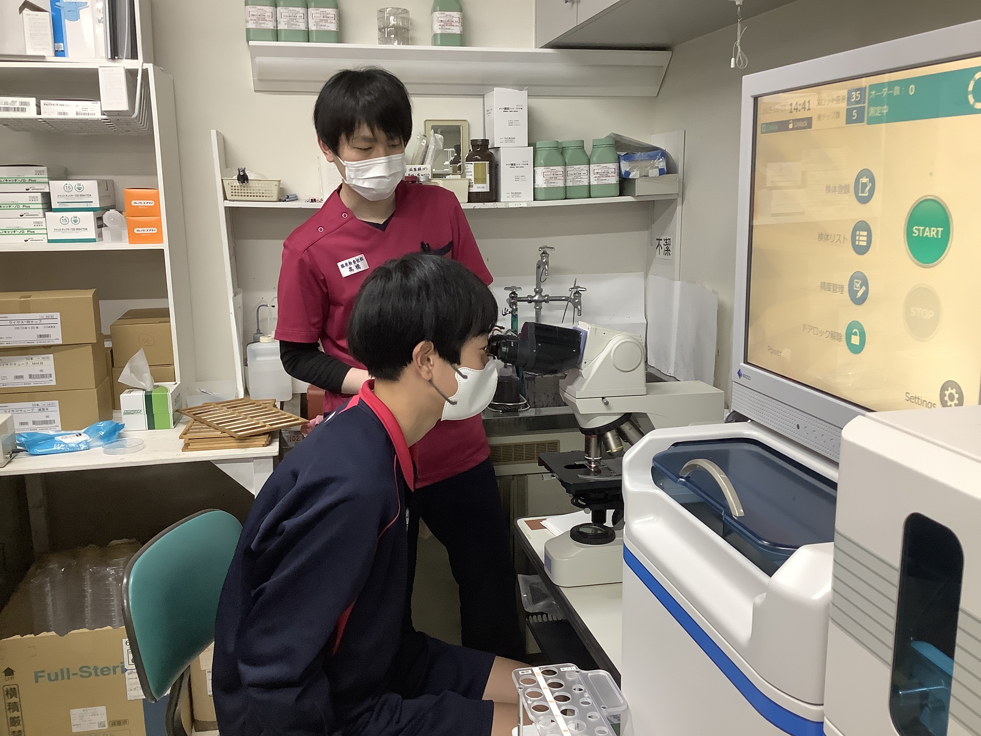 臨床検査科見学の写真2
